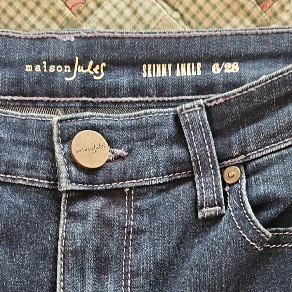 Maison Jules Ankle Jeans with Red Tuxedo Stripe - Size 6/28 - Picture 7 of 9